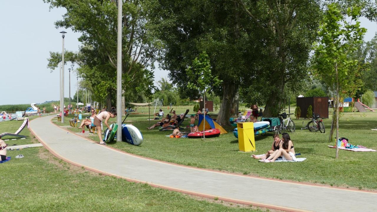 Familia Camping Balaton Hotell Balatonoszod Eksteriør bilde